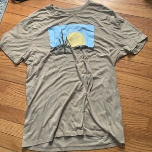 Men’s graphic tee